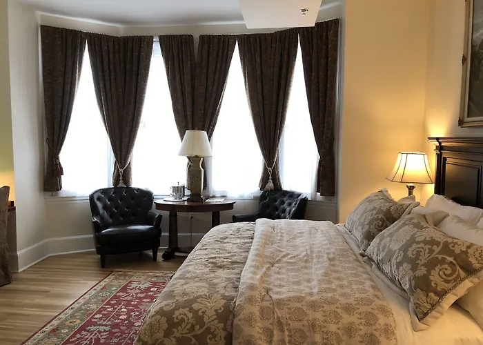 Morris House Hotel